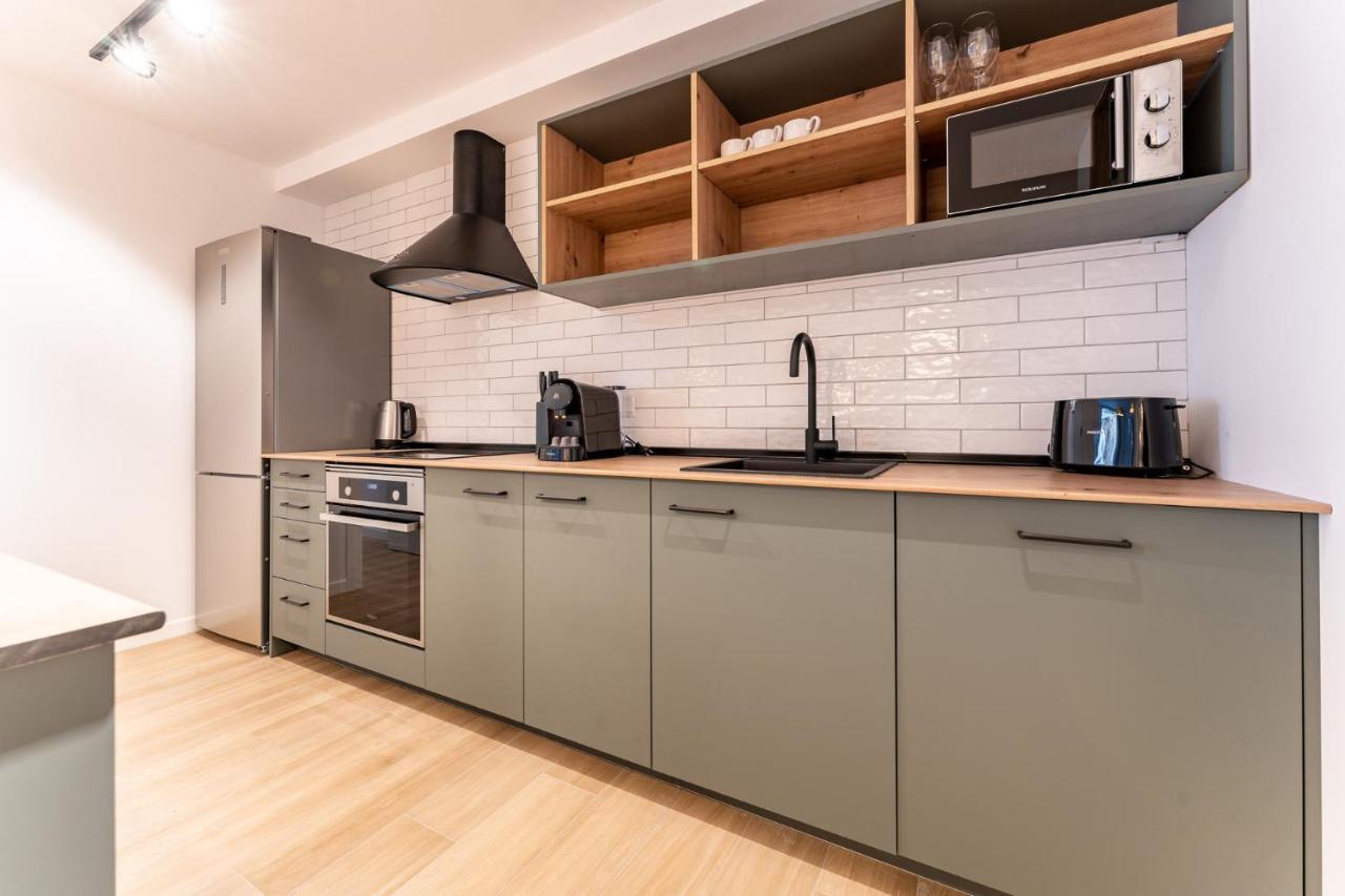 Apartament Luxury Beachfront Living On The With Big Terrace *